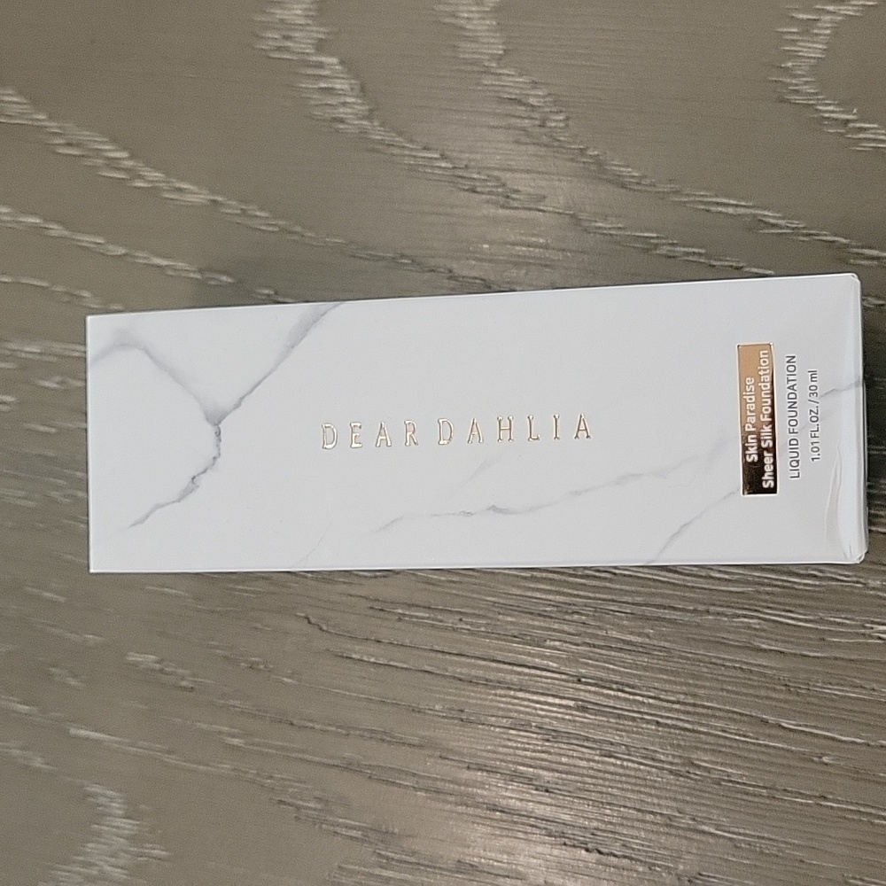 DEAR DAHLIA SKIN PARADISE SHEER SILK FOUNDATION